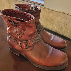 Frye Veronica boots 9.5